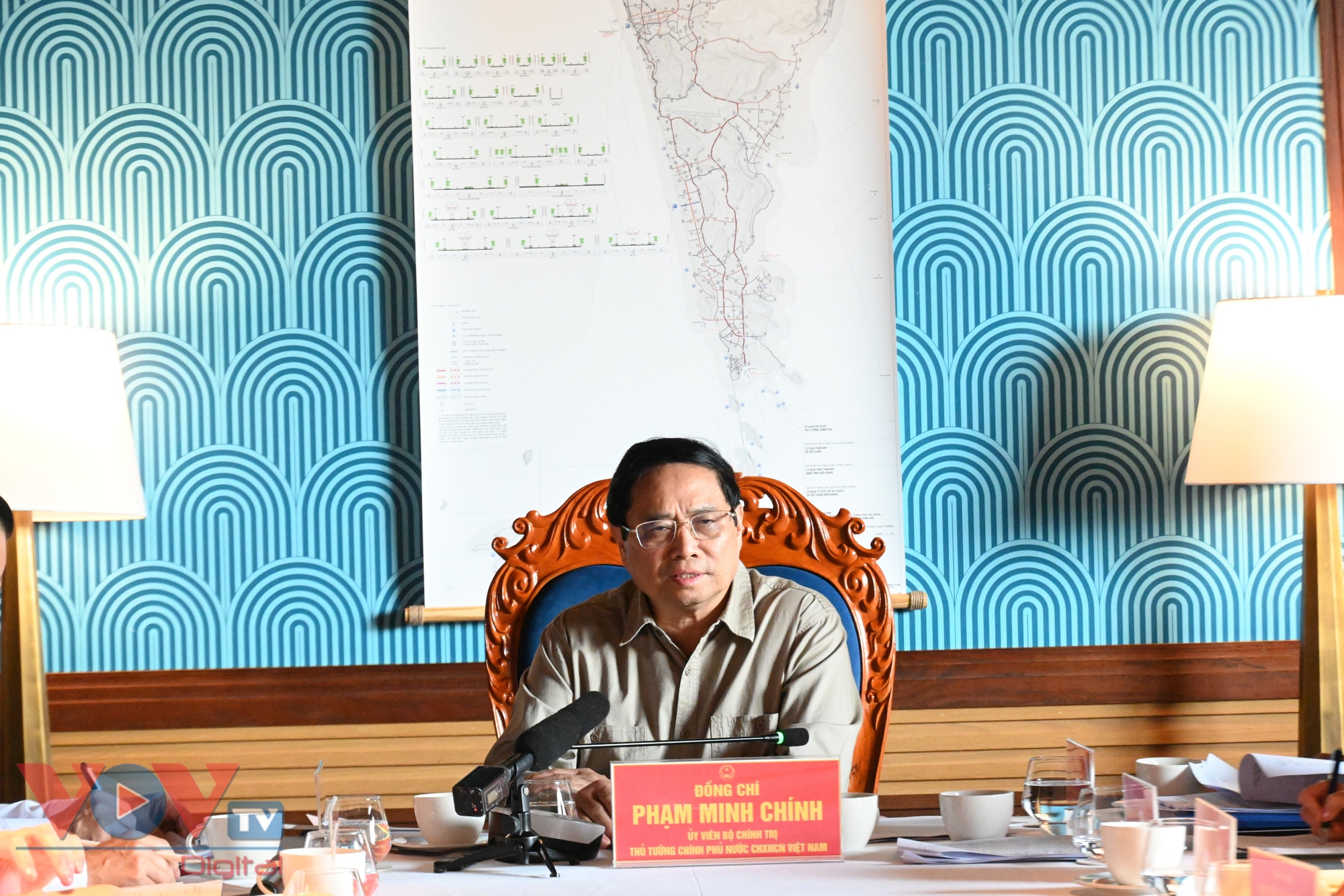 Thủ tướng Phạm Minh Chính làm việc với lãnh đạo tỉnh Kiên Giang để phát triển Phú Quốc nhanh và bền vững- Ảnh 2.