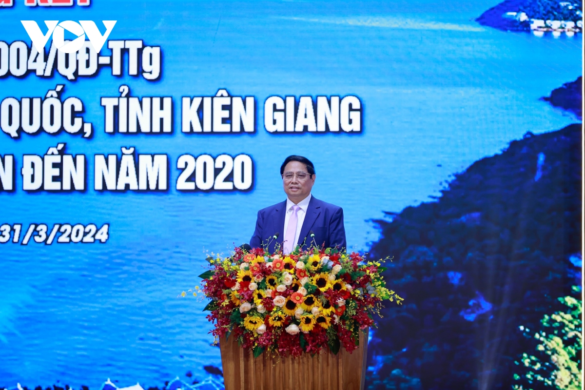 Thủ tướng: Đổi mới tư duy để phát triển Phú Quốc- Ảnh 2.
