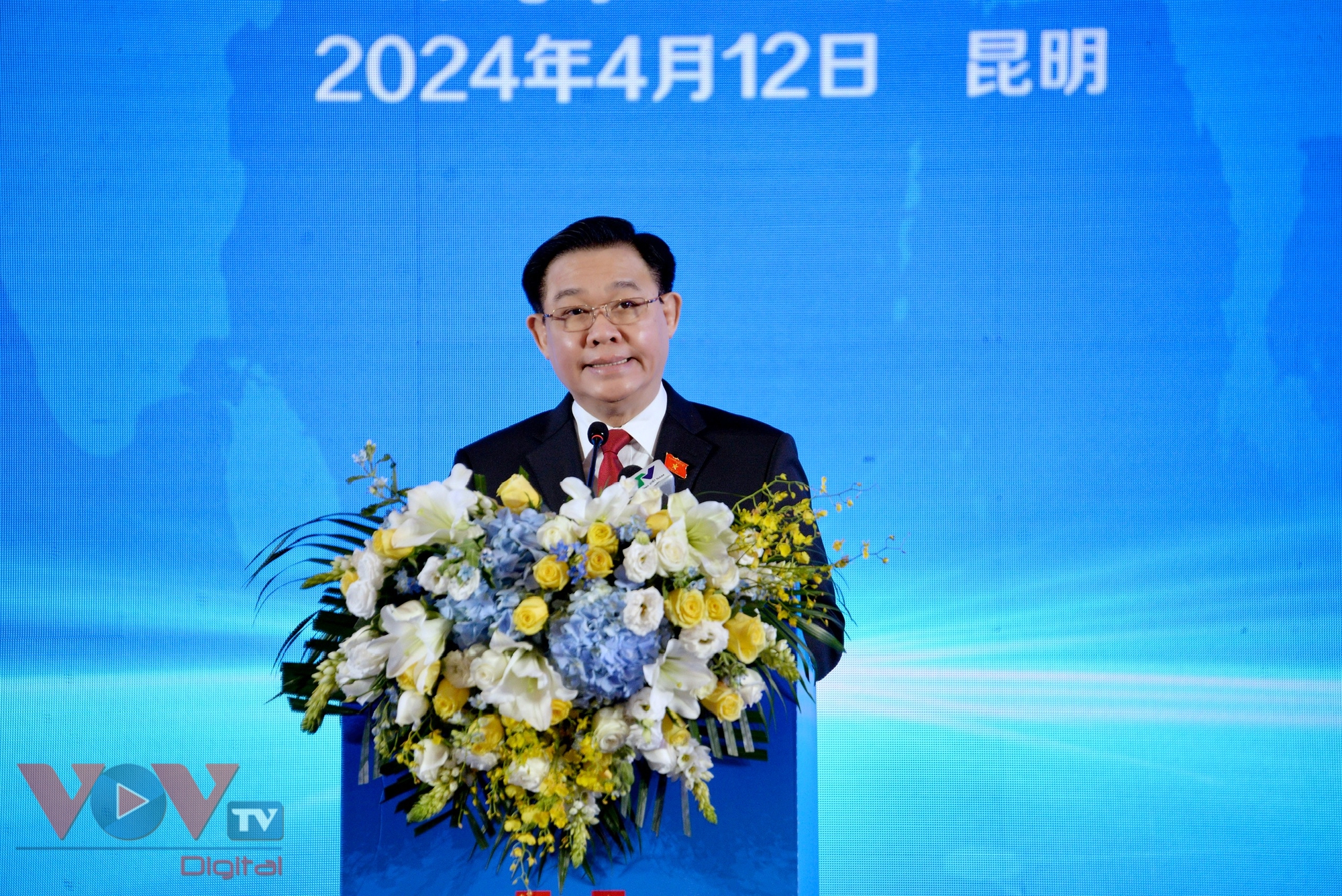 Chủ tịch Quốc hội dự Diễn đàn Chính sách pháp luật thúc đẩy hợp tác đầu tư, thương mại Việt Nam - Trung Quốc- Ảnh 1.