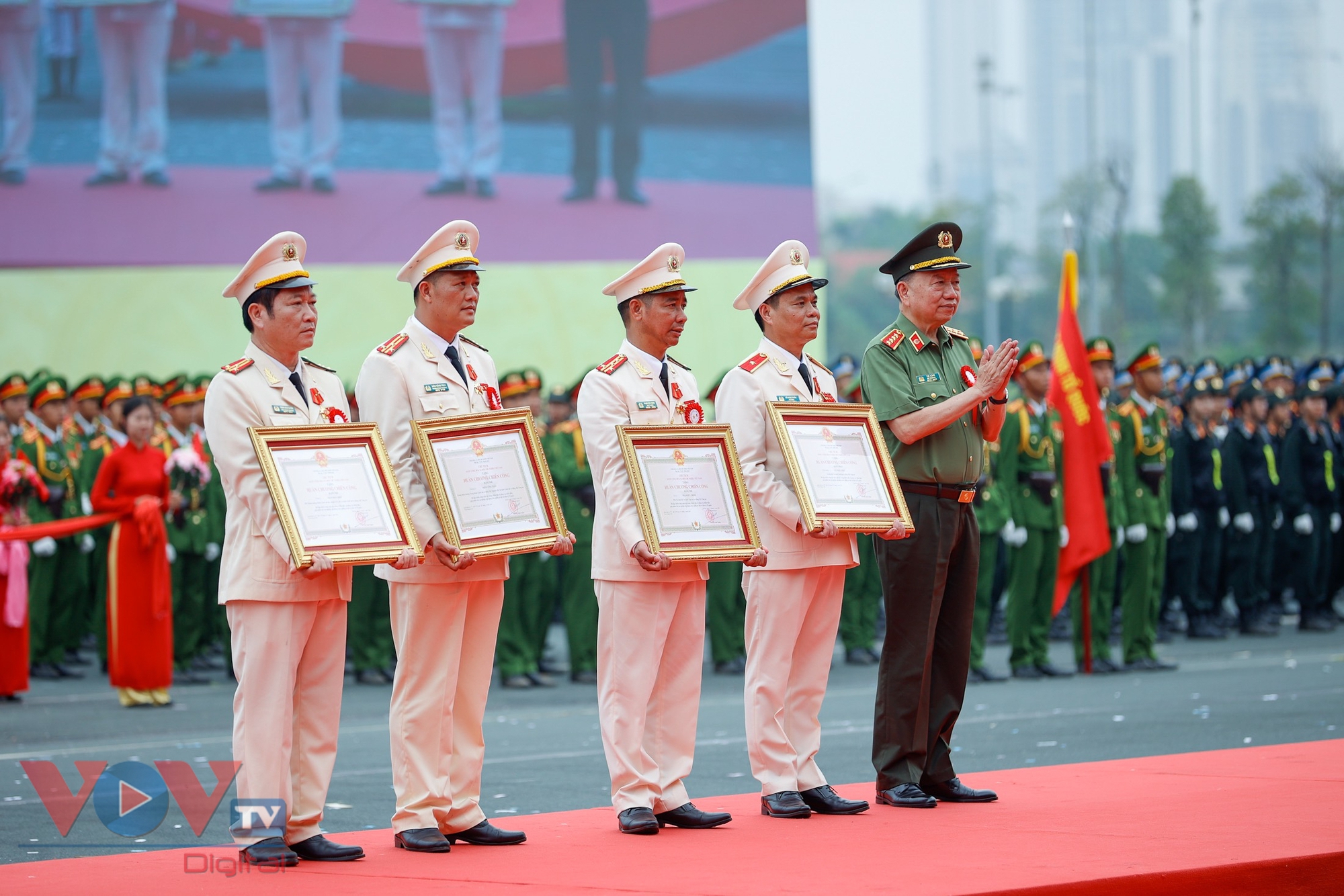 Thủ tướng Phạm Minh Chính dự lễ kỷ niệm 50 năm Ngày truyền thống lực lượng Cảnh sát Cơ động- Ảnh 2.