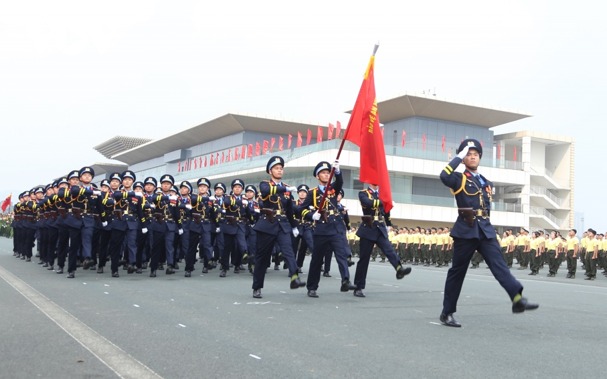 Hình ảnh ấn tượng trong Lễ kỷ niệm 50 năm ngày truyền thống lực lượng Cảnh sát cơ động- Ảnh 8.