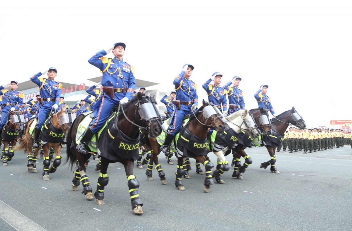 Hình ảnh ấn tượng trong Lễ kỷ niệm 50 năm ngày truyền thống lực lượng Cảnh sát cơ động- Ảnh 13.