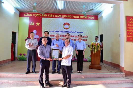 200 căn nhà đại đoàn kết đến với hộ nghèo huyện Sơn Dương, tỉnh Tuyên Quang- Ảnh 2.