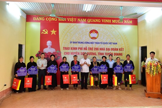 200 căn nhà đại đoàn kết đến với hộ nghèo huyện Sơn Dương, tỉnh Tuyên Quang- Ảnh 4.