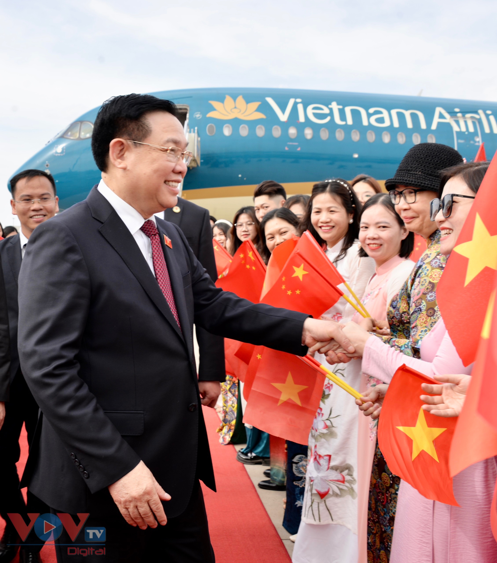Chủ tịch Quốc hội đến Bắc Kinh, bắt đầu chuyến thăm chính thức nước CHND Trung Hoa- Ảnh 4.