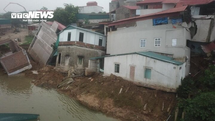 Bắc Ninh: Sáu nhà dân bị sạt lở xuống sông Cầu trong đêm- Ảnh 1.