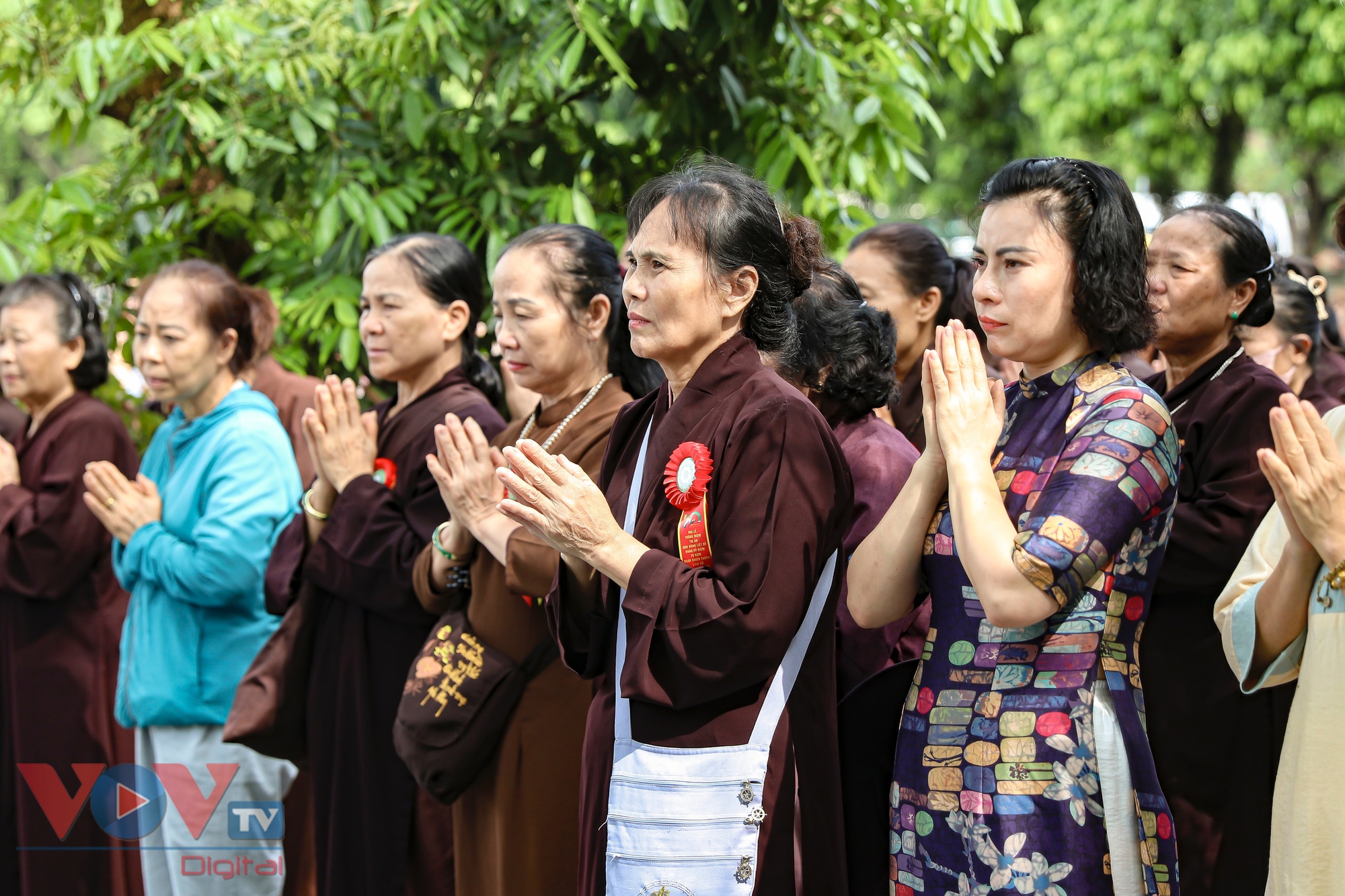 Hàng vạn Phật tử cả nước cầu siêu, tri ân các anh hùng liệt sĩ tại Điện Biên- Ảnh 4.