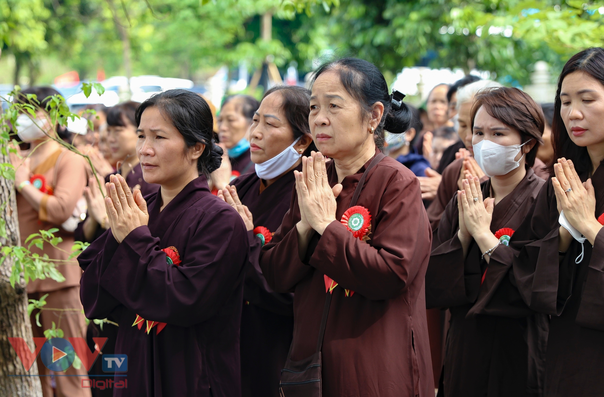 Hàng vạn Phật tử cả nước cầu siêu, tri ân các anh hùng liệt sĩ tại Điện Biên- Ảnh 5.
