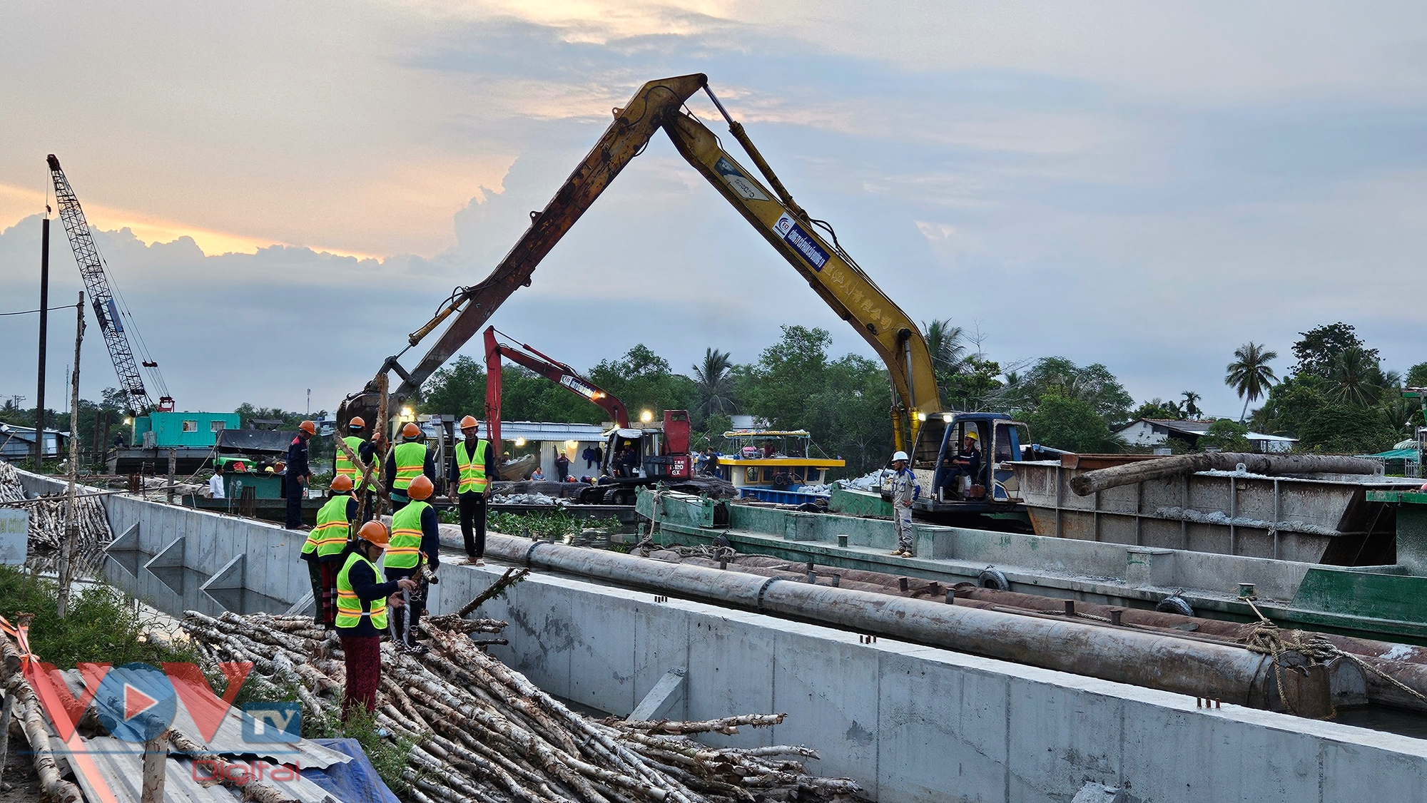 Thủ tướng Phạm Minh Chính tiếp xúc cử tri Thành phố Cần Thơ trước kỳ họp thứ 7- Ảnh 8.