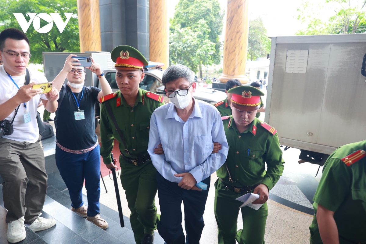 Cựu Bộ trưởng Y tế Nguyễn Thanh Long được giảm án 1 năm tù- Ảnh 1.