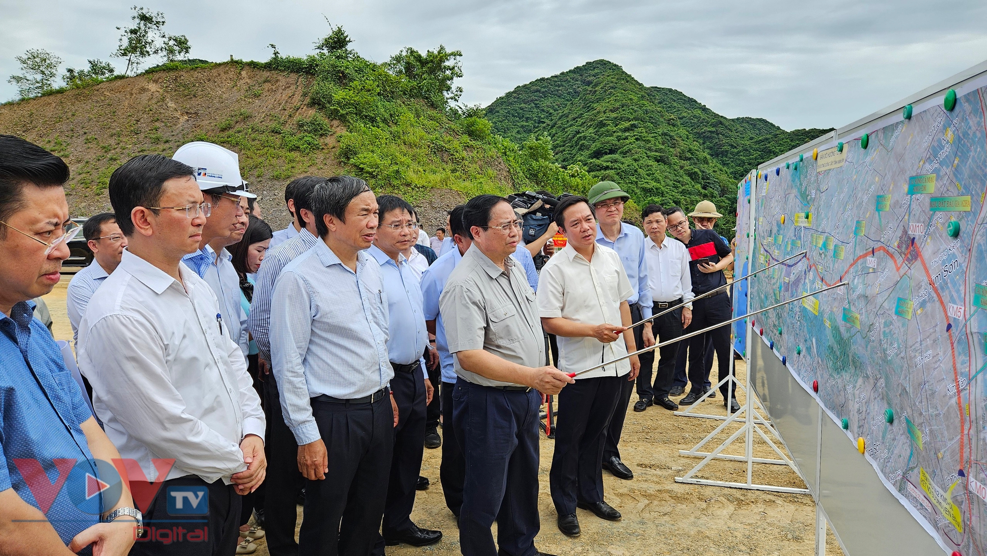 Thủ tướng Phạm Minh Chính thăm, làm việc tại Ninh Bình- Ảnh 4.