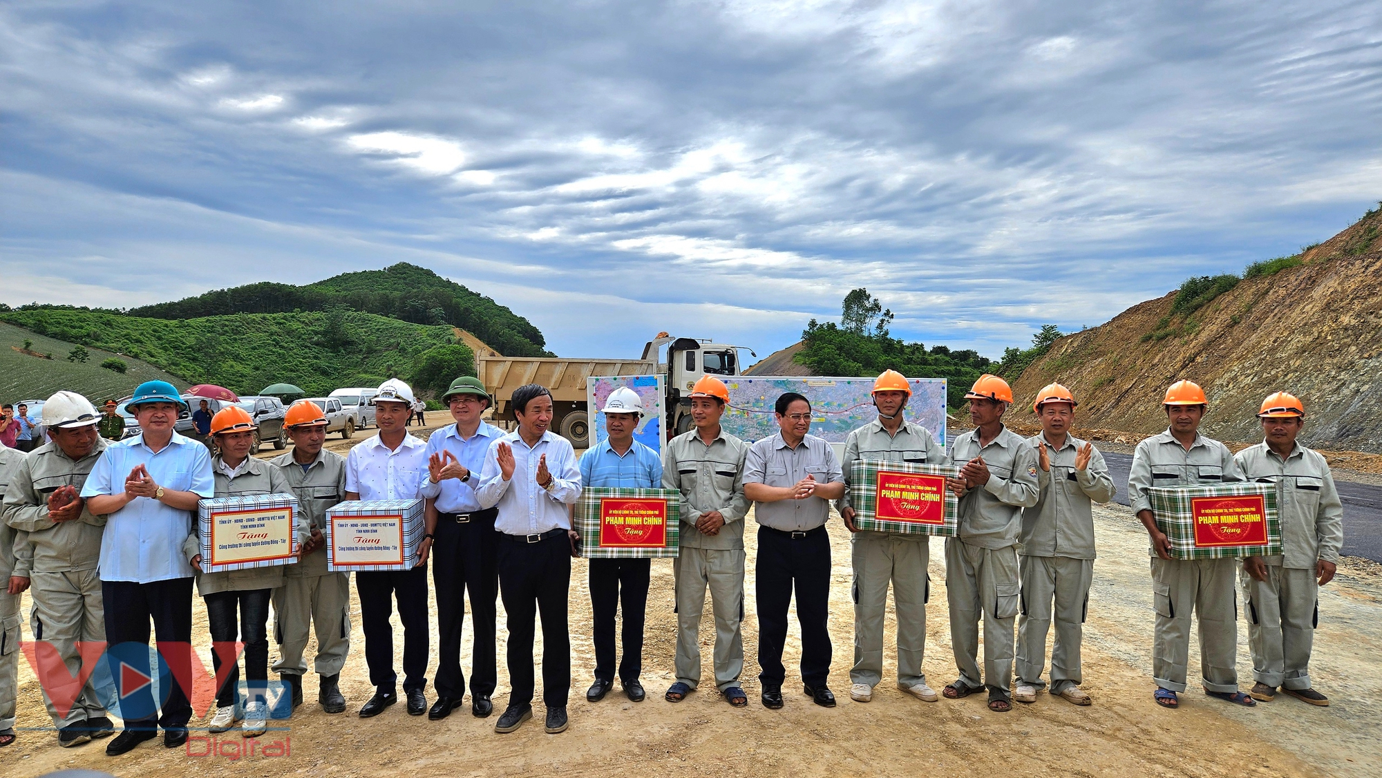 Thủ tướng Phạm Minh Chính thăm, làm việc tại Ninh Bình- Ảnh 5.