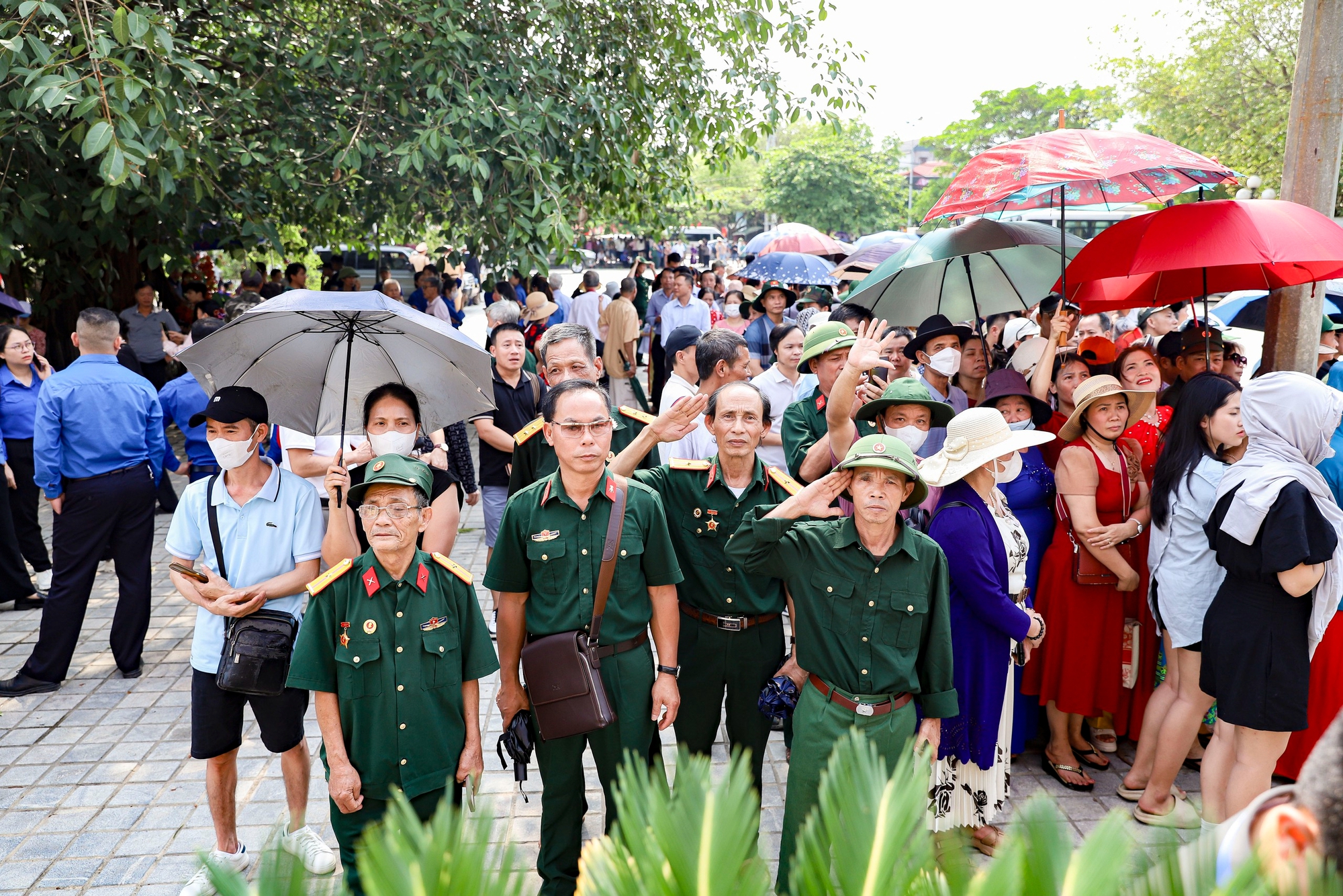 Biển người đổ về chiến trường lịch sử Điện Biên Phủ dự đại lễ- Ảnh 7.