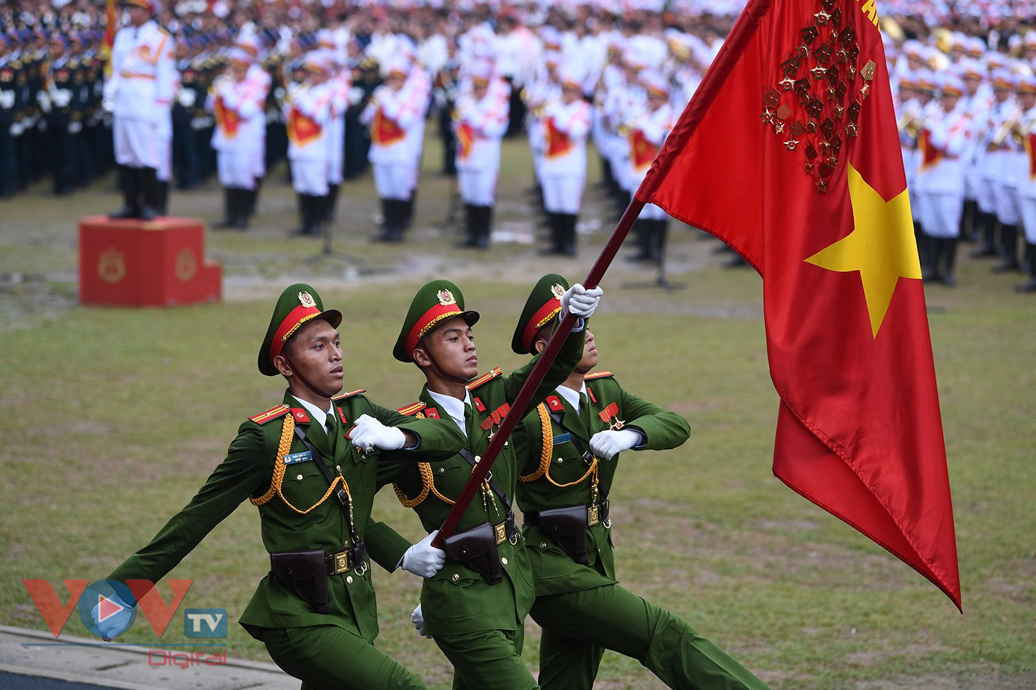 Chùm ảnh: Lễ diễu binh, diễu hành kỷ niệm 70 năm Chiến thắng Điện Biên Phủ- Ảnh 3.