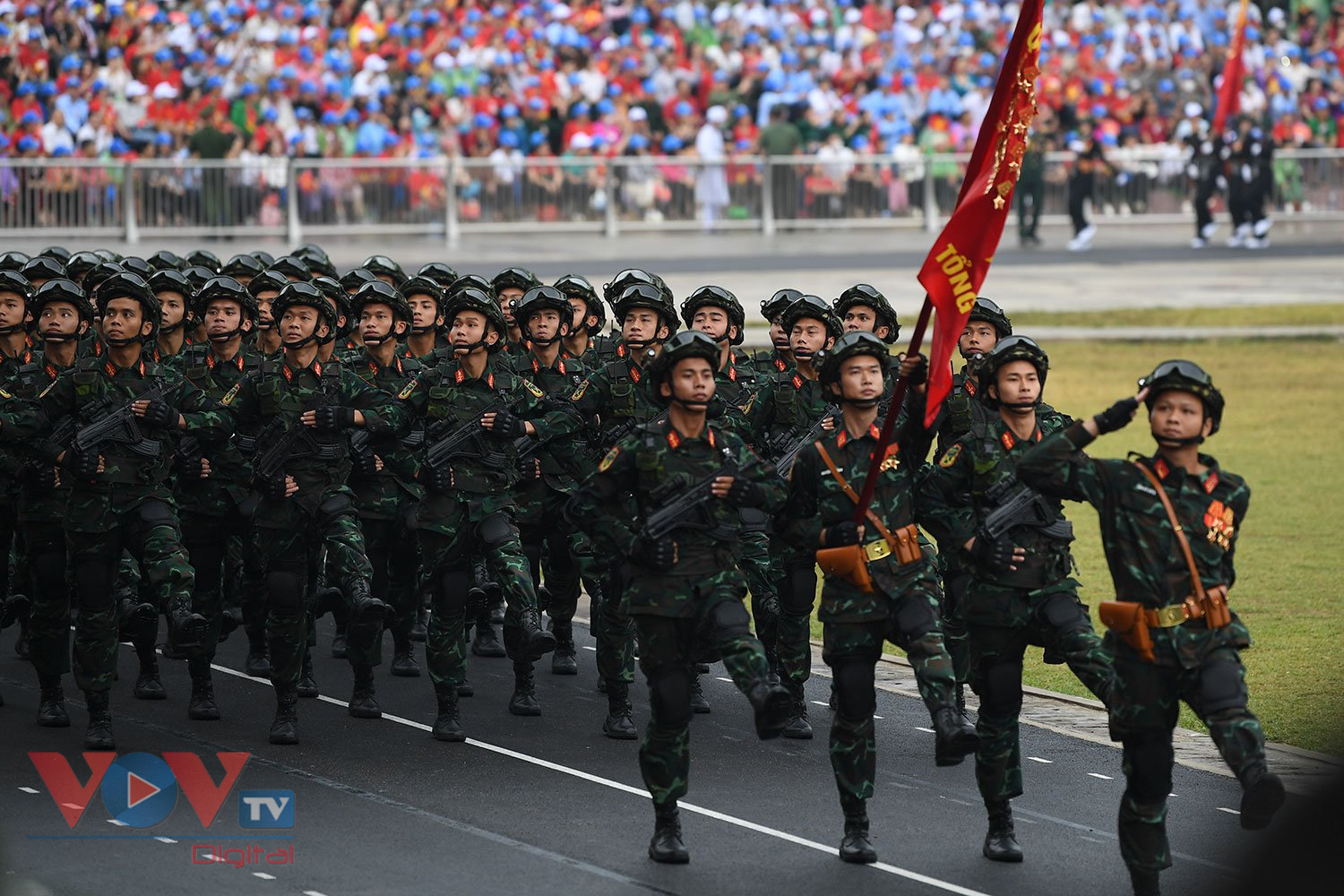 Chùm ảnh: Lễ diễu binh, diễu hành kỷ niệm 70 năm Chiến thắng Điện Biên Phủ- Ảnh 15.