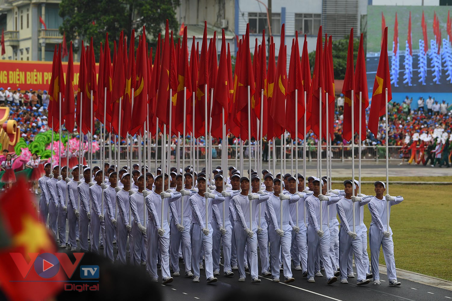 Chùm ảnh: Lễ diễu binh, diễu hành kỷ niệm 70 năm Chiến thắng Điện Biên Phủ- Ảnh 16.