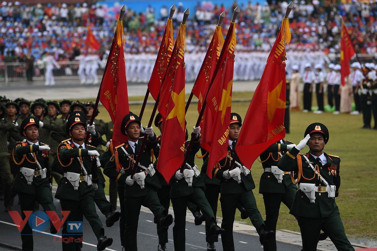 Chùm ảnh: Lễ diễu binh, diễu hành kỷ niệm 70 năm Chiến thắng Điện Biên Phủ- Ảnh 10.