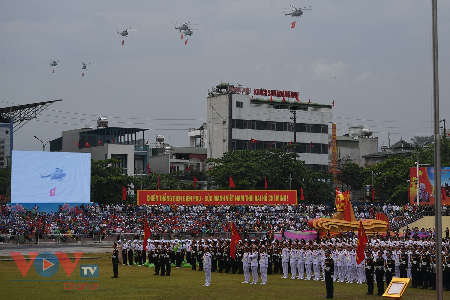 Chùm ảnh: Lễ diễu binh, diễu hành kỷ niệm 70 năm Chiến thắng Điện Biên Phủ- Ảnh 22.