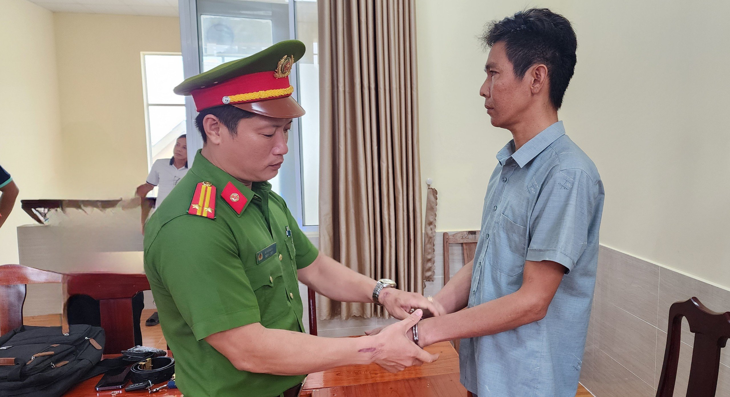 Kiên Giang: Bắt tạm giam cán bộ địa chính và nguyên Chủ tịch xã ở Phú Quốc- Ảnh 4.