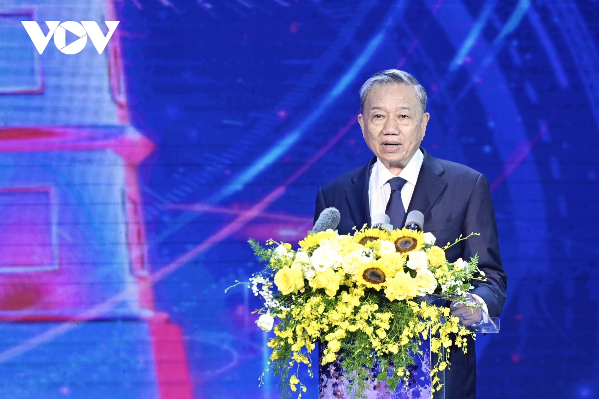 Chủ tịch nước Tô Lâm dự lễ trao giải Báo chí Quốc gia lần thứ 18- Ảnh 1.