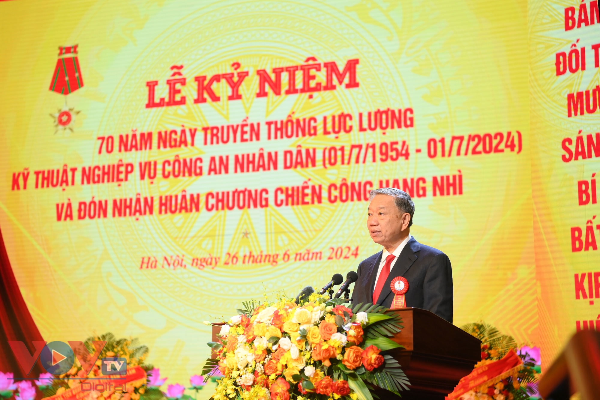 Chủ tịch nước Tô Lâm dự lễ kỷ niệm 70 năm Lực lượng Kỹ thuật nghiệp vụ CAND- Ảnh 1.