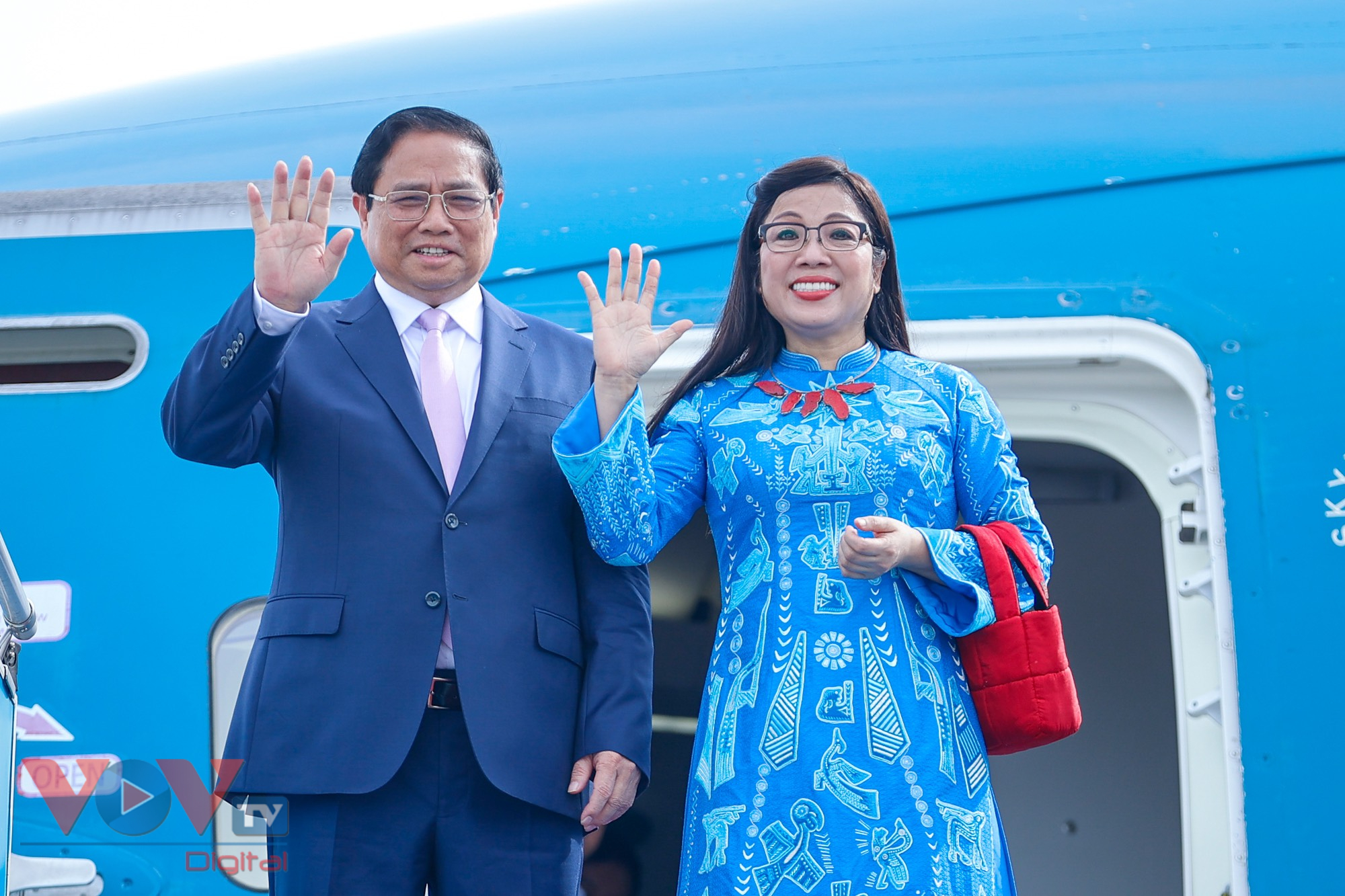 Thủ tướng Phạm Minh Chính và Phu nhân lên đường thăm chính thức Hàn Quốc- Ảnh 2.