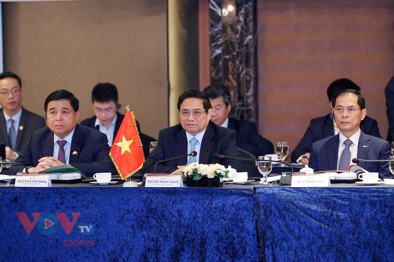 Thủ tướng Phạm Minh Chính Tọa đàm bàn tròn với lãnh đạo các tập đoàn lớn hàng đầu của Hàn Quốc- Ảnh 2.