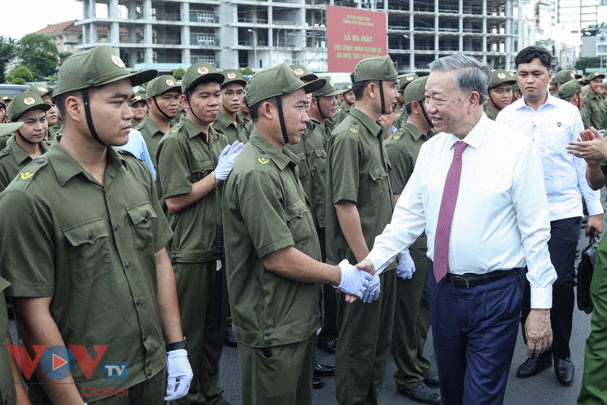 Chủ tịch nước Tô Lâm dự lễ ra mắt Lực lượng tham gia bảo vệ an ninh, trật tự ở cơ sở tại Thành phố Hồ Chí Minh- Ảnh 1.