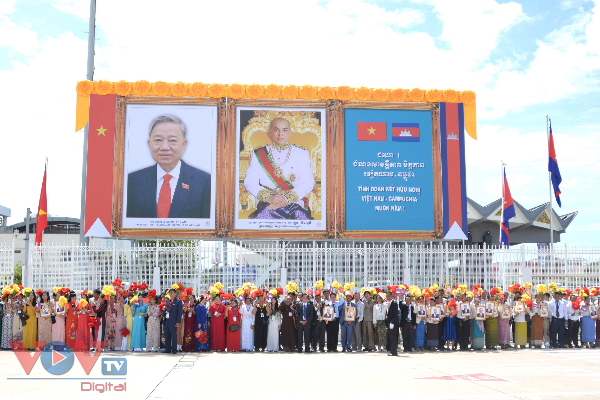 Chủ tịch nước Tô Lâm đến Phnom Penh, bắt đầu thăm cấp Nhà nước Vương quốc Campuchia- Ảnh 2.