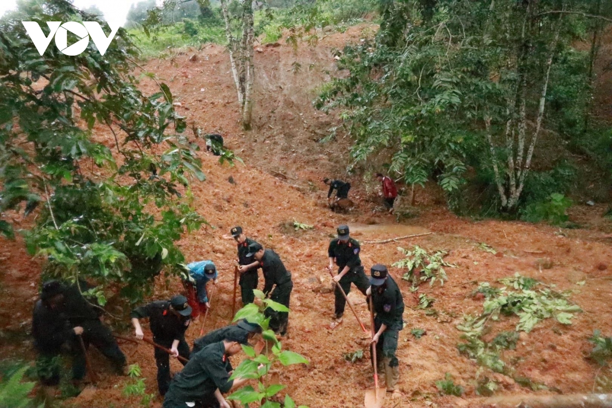 Vụ sạt lở ở Hà Giang: 9 người tử vong, tích cực tìm kiếm người mất tích- Ảnh 1.