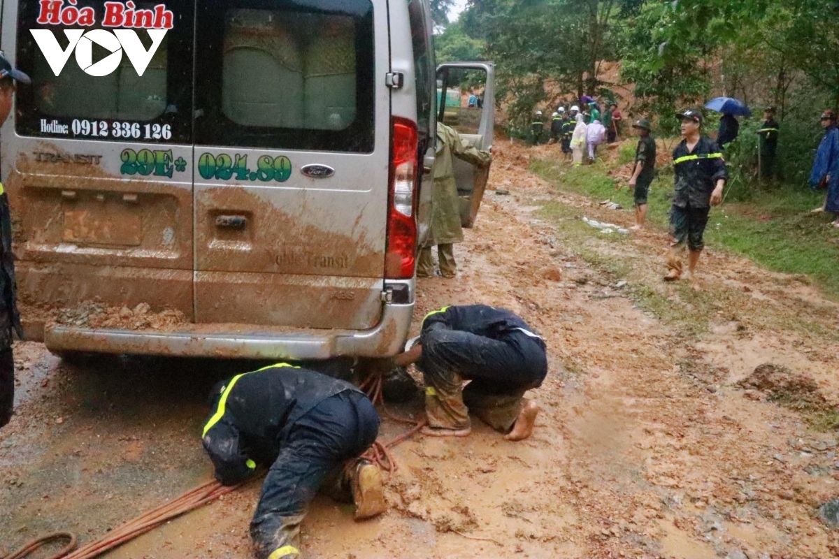 Vụ sạt lở ở Hà Giang: 9 người tử vong, tích cực tìm kiếm người mất tích- Ảnh 2.