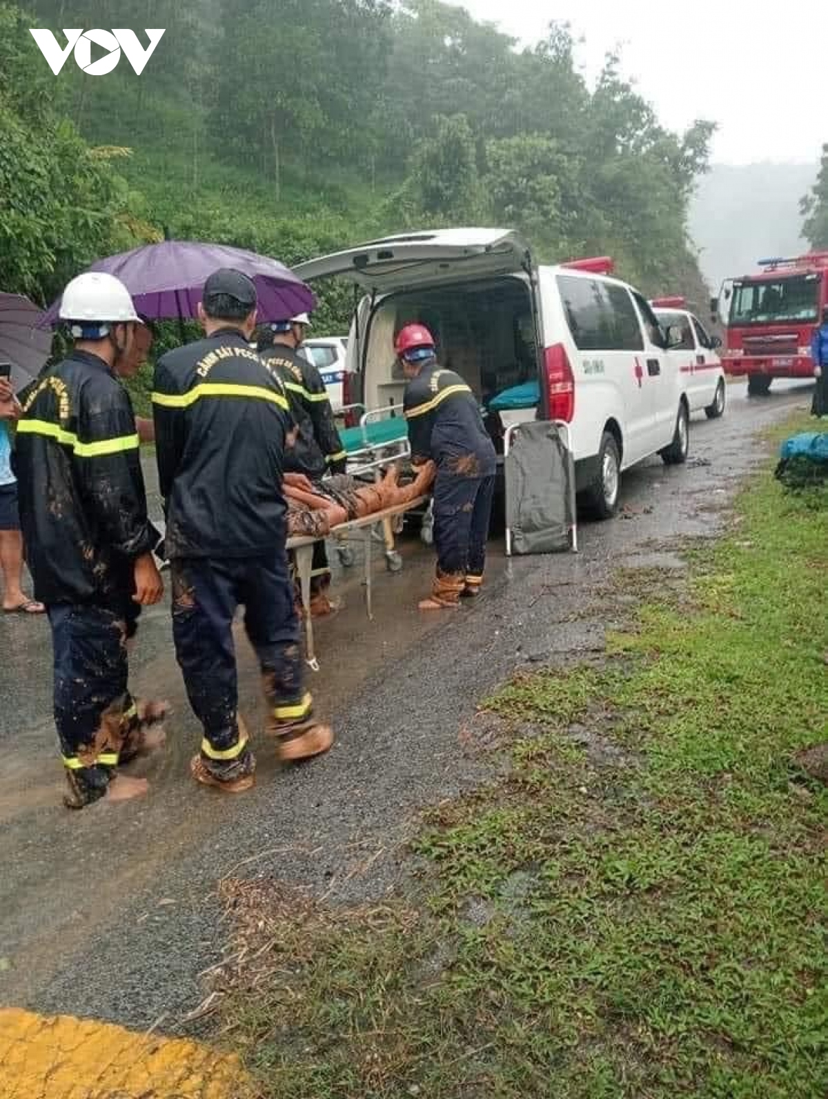 Vụ sạt lở ở Hà Giang: 9 người tử vong, tích cực tìm kiếm người mất tích- Ảnh 3.