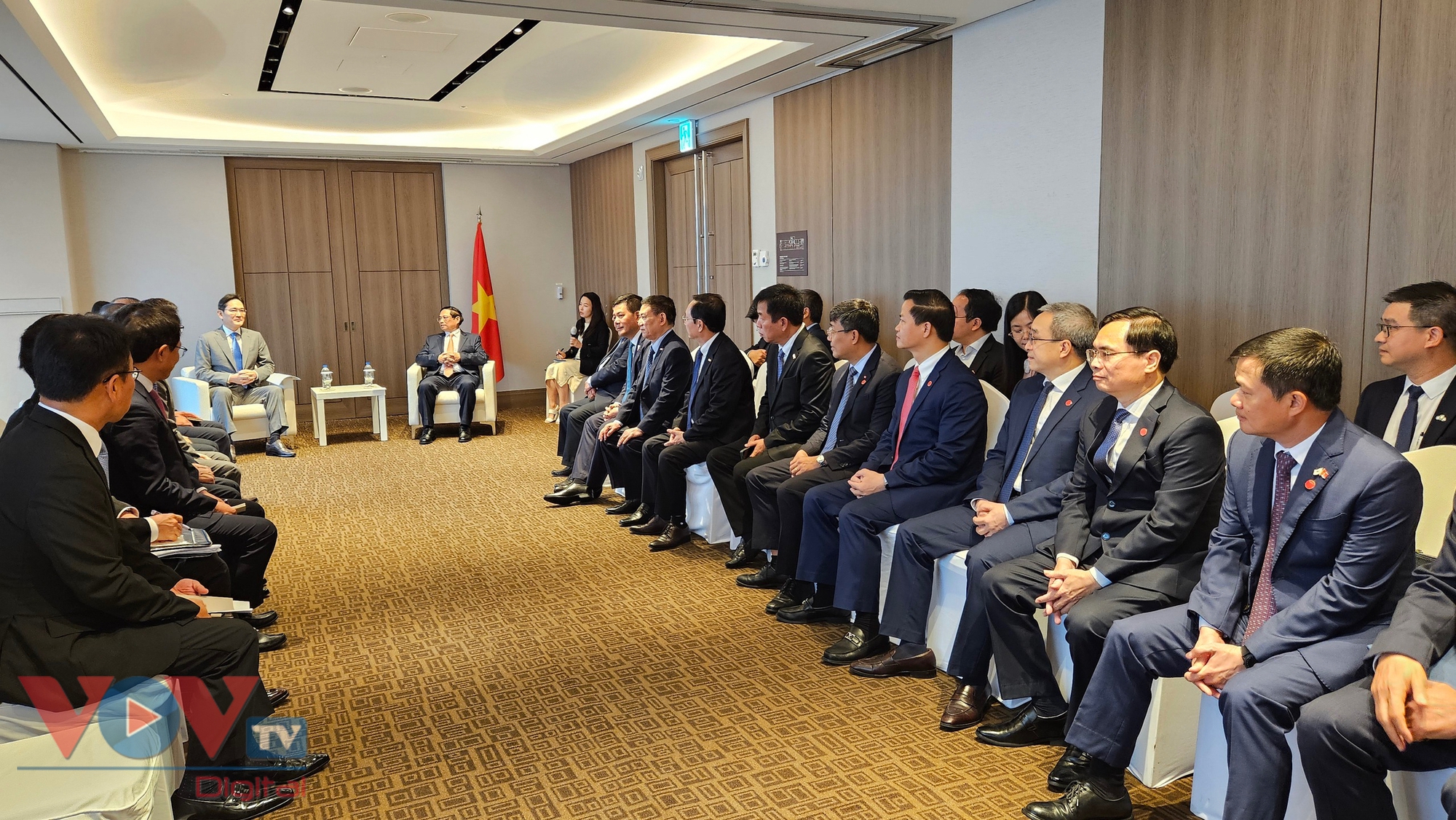 Thủ tướng Phạm Minh Chính tiếp Chủ tịch Samsung, hướng tới đột phá trong các lĩnh vực hợp tác mới- Ảnh 3.