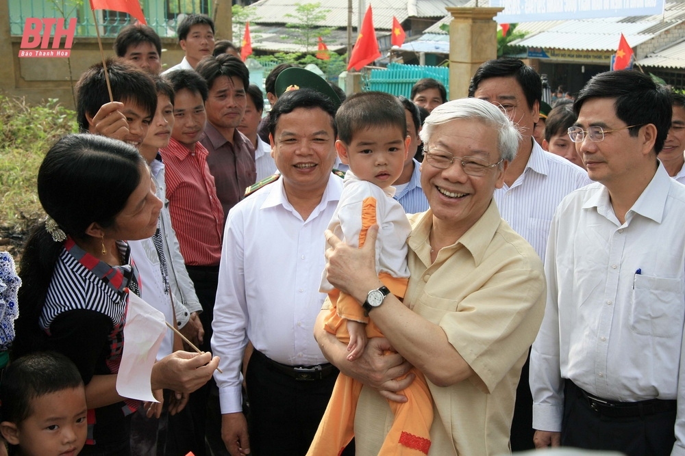 Xúc động hình ảnh Tổng Bí thư Nguyễn Phú Trọng với đồng bào, chiến sĩ cả nước- Ảnh 3.