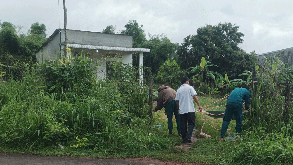 Thi thể người phụ nữ ở Bình Phước bị thiêu cháy trong phòng tắm, nghi án mạng- Ảnh 1.