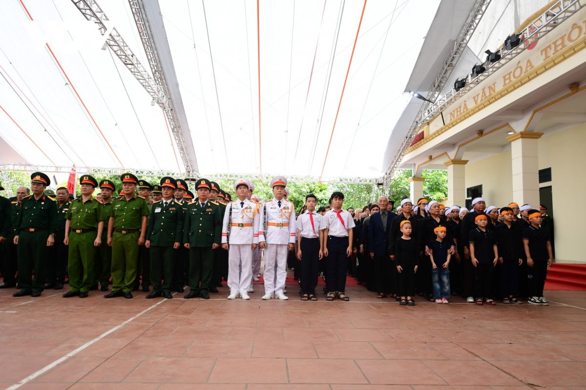 Xúc động Lễ truy điệu Tổng Bí thư Nguyễn Phú Trọng tại quê hương Lại Đà- Ảnh 5.