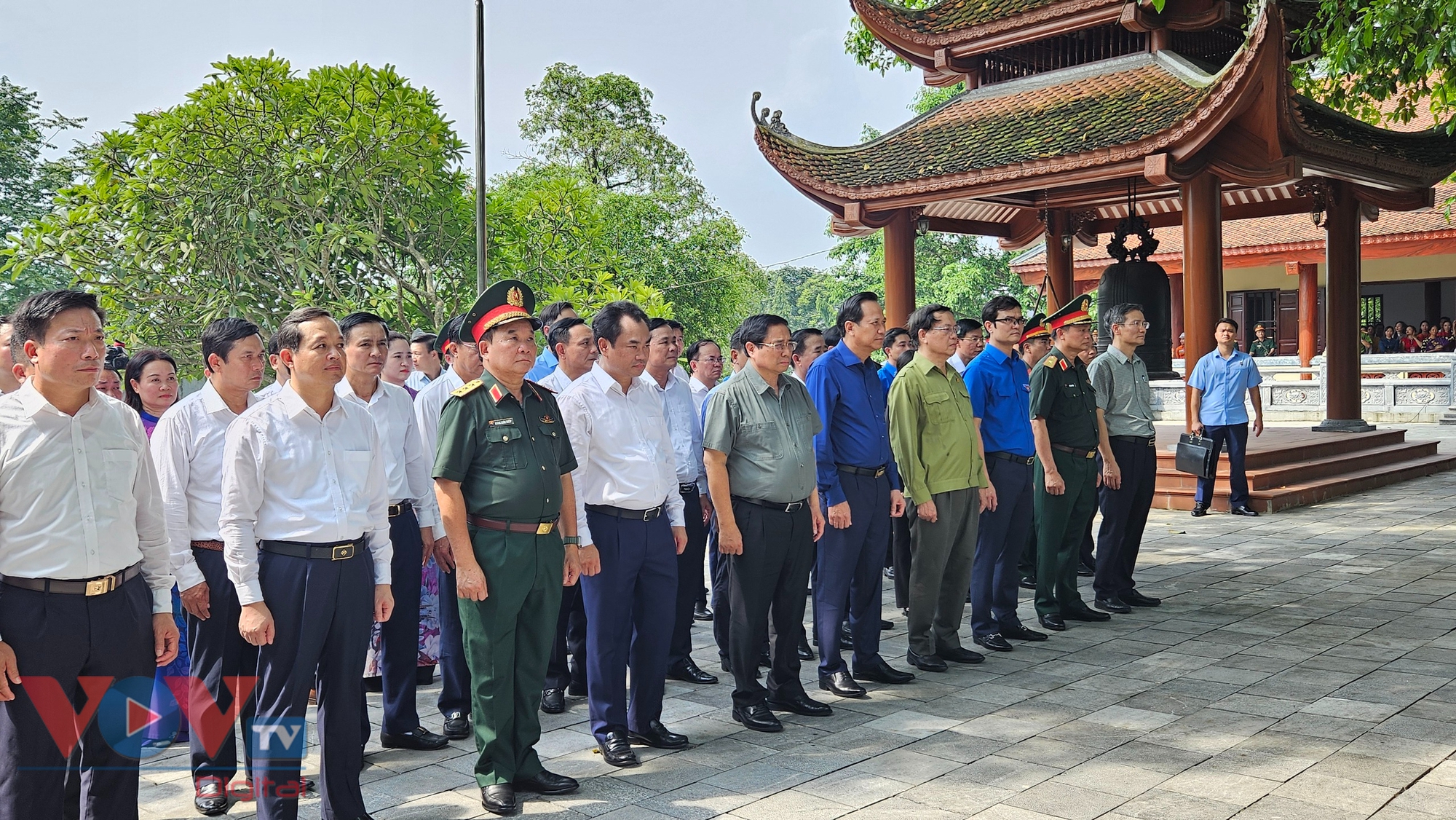 Thủ tướng Phạm Minh Chính gặp mặt, tặng quà người có công huyện Đại Từ, tỉnh Thái Nguyên- Ảnh 4.