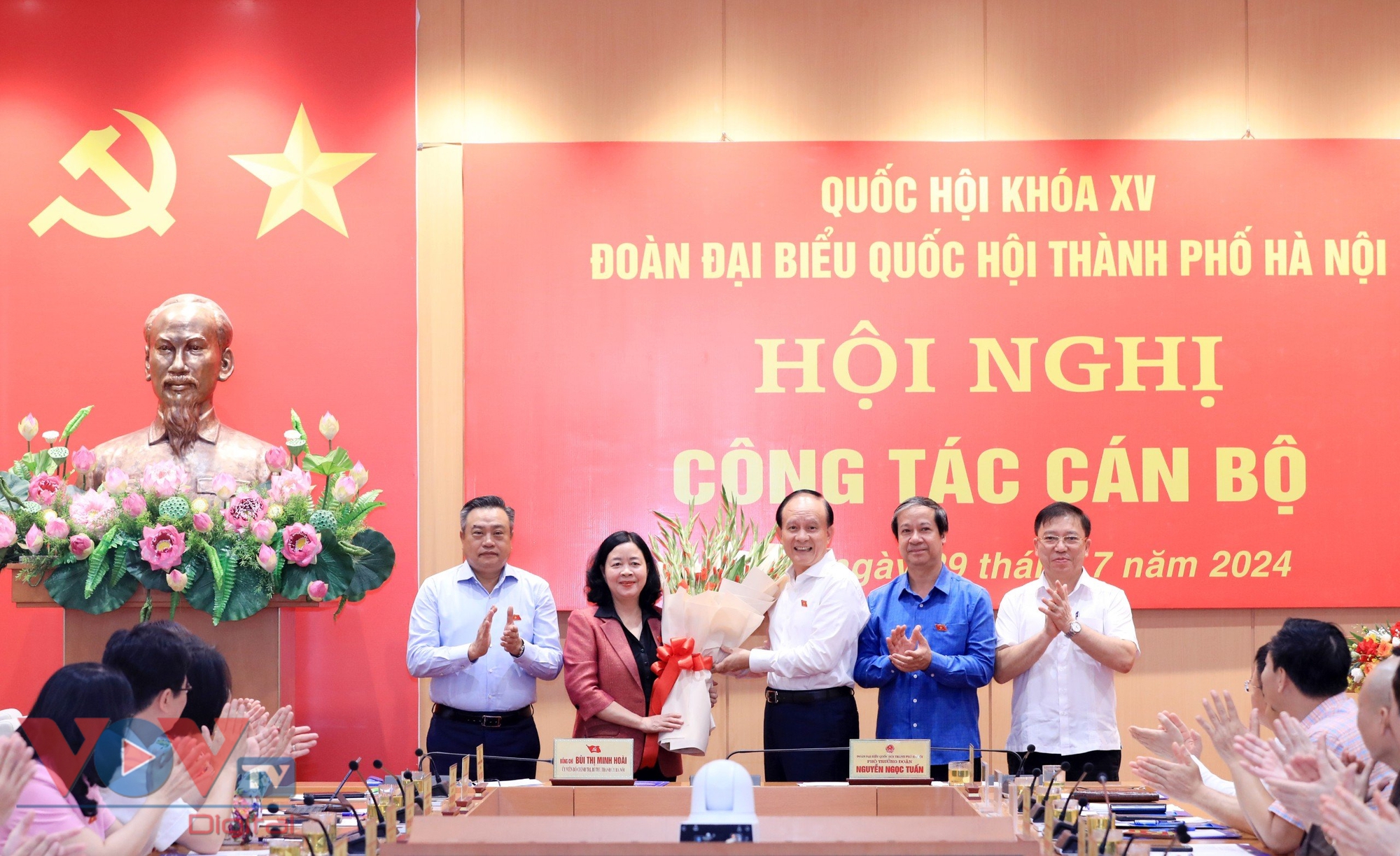 Bí thư Thành ủy Hà Nội Bùi Thị Minh Hoài được bầu làm Trưởng đoàn đại biểu Quốc hội thành phố Hà Nội- Ảnh 2.