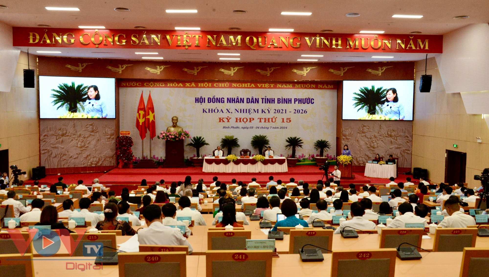 Chủ tịch Quốc hội Trần Thanh Mẫn dự Kỳ họp lần thứ 15, HĐND tỉnh Bình Phước- Ảnh 1.