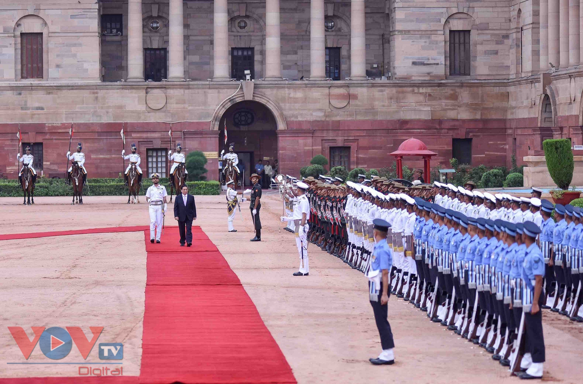 Thủ tướng Ấn Độ Narendra Modi chủ trì lễ đón chính thức Thủ tướng Phạm Minh Chính- Ảnh 5.