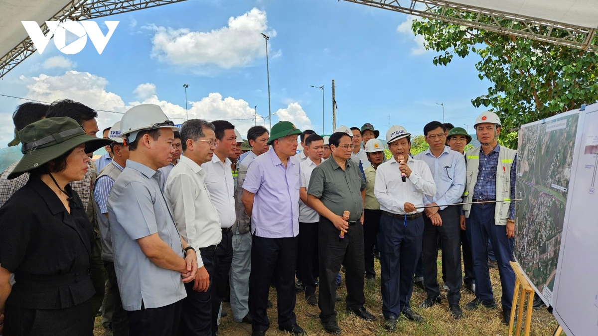 Thủ tướng kiểm tra, khảo sát một số dự án trọng điểm của thành phố Đà Nẵng- Ảnh 1.