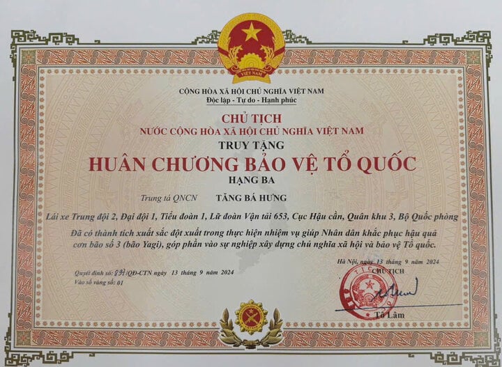 Truy tặng Huân chương bảo vệ Tổ quốc hạng Ba cho Trung tá QNCN Tăng Bá Hưng- Ảnh 2.