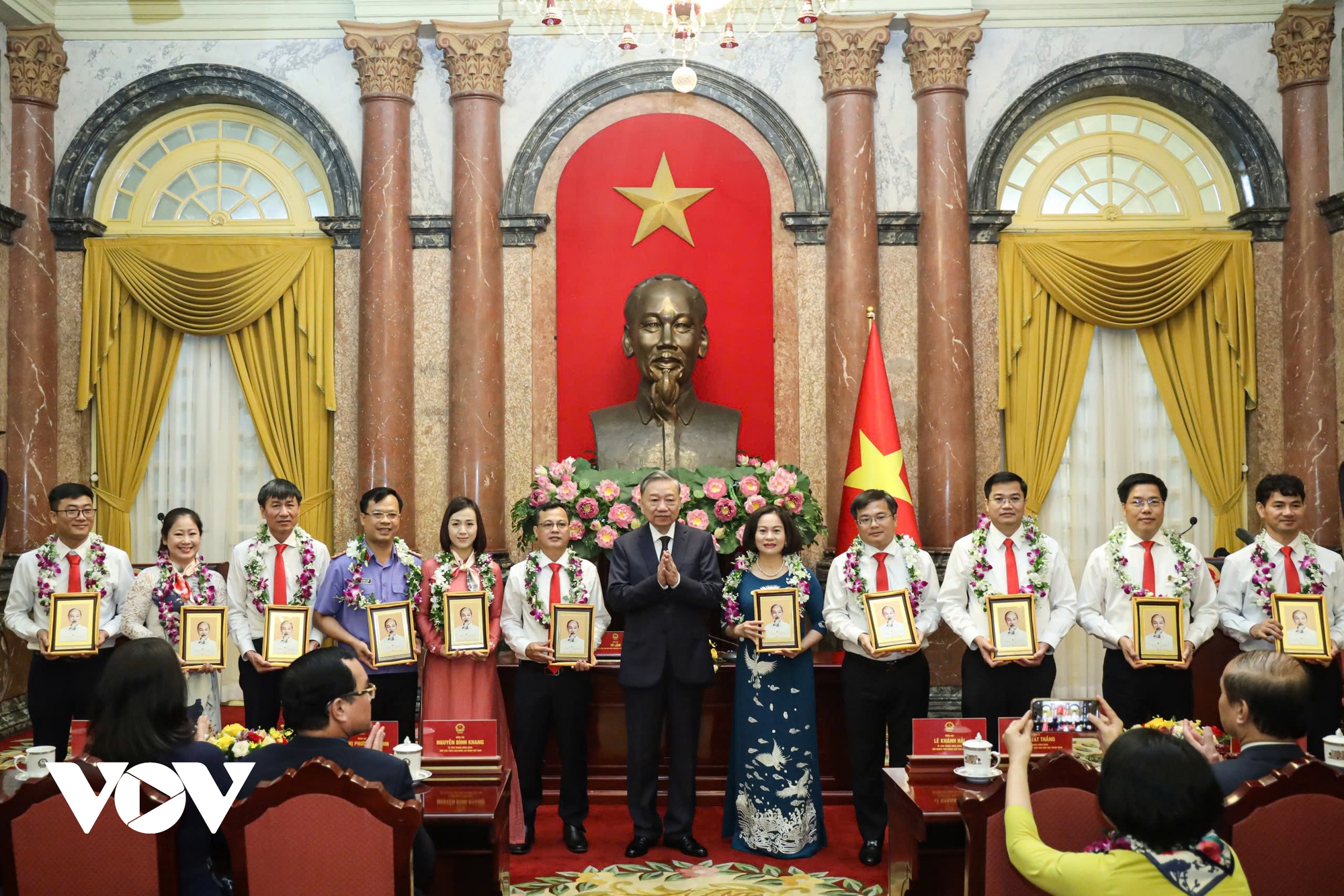 Tổng Bí thư, Chủ tịch nước Tô Lâm gặp mặt đoàn đại biểu “Tham mưu giỏi, phục vụ tốt”- Ảnh 4.