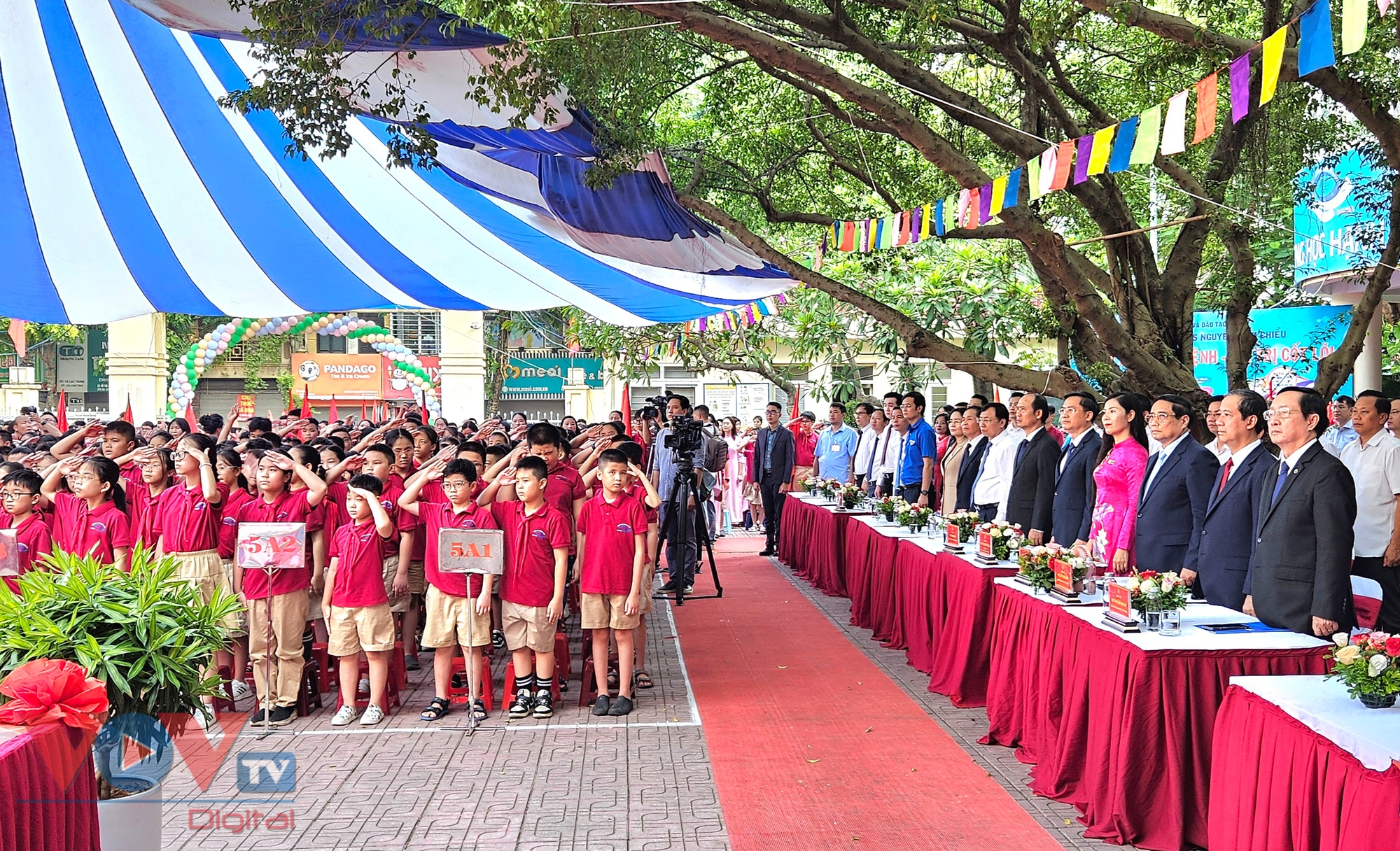 Thủ tướng Phạm Minh Chính đón năm học mới cùng thầy trò trường Nguyễn Đình Chiểu- Ảnh 3.