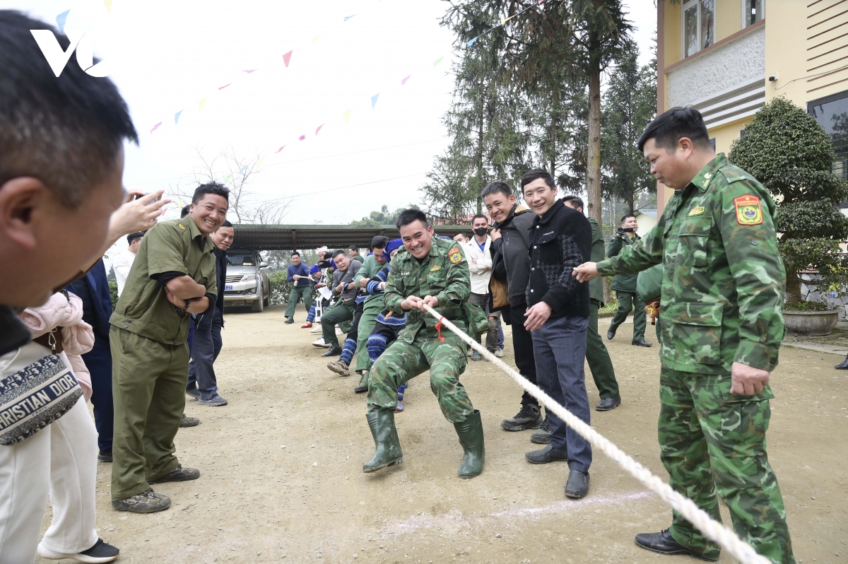 Xuân ấm nơi biên cương Lào Cai- Ảnh 3.