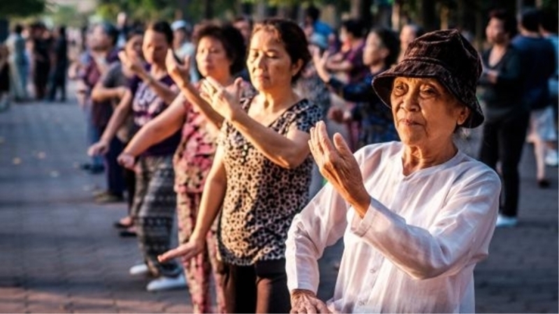 Việt Nam có thể trở thành nước có dân số “siêu già” vào năm 2049- Ảnh 1.