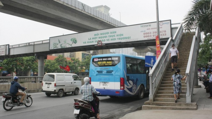 Hà Nội sắp đầu tư thêm cầu vượt trên đường Nguyễn Trãi - Ảnh 1.
