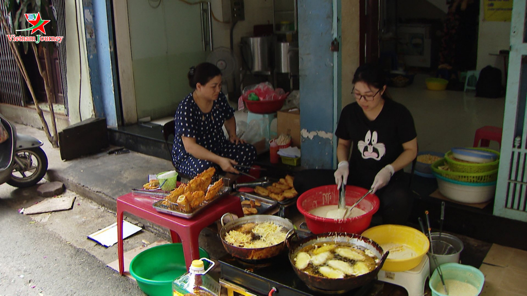 Những món bánh đánh thức vị giác trong mùa Thu Đông ở Hà Nội - Ảnh 10.