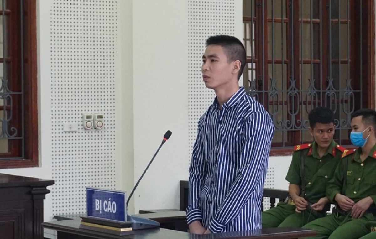 Bị cáo Nguyễn Văn Phi tại tòa.