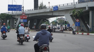 Yêu cầu khắc phục sự cố cầu Nguyễn Hữu Cảnh trước Tết dương lịch 2023